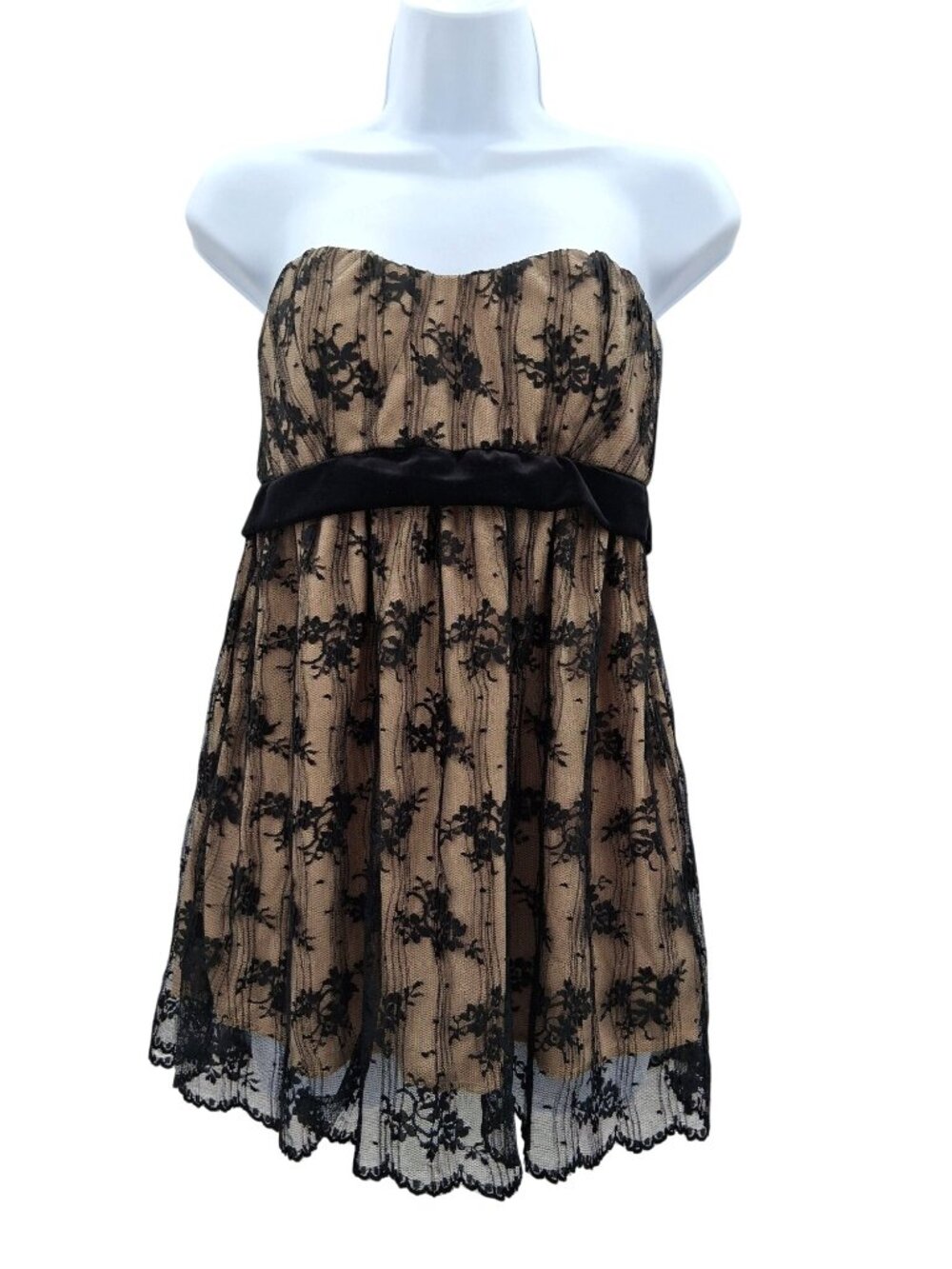 Boston Proper Y2K Strapless Black Lace Babydoll Top Size Small